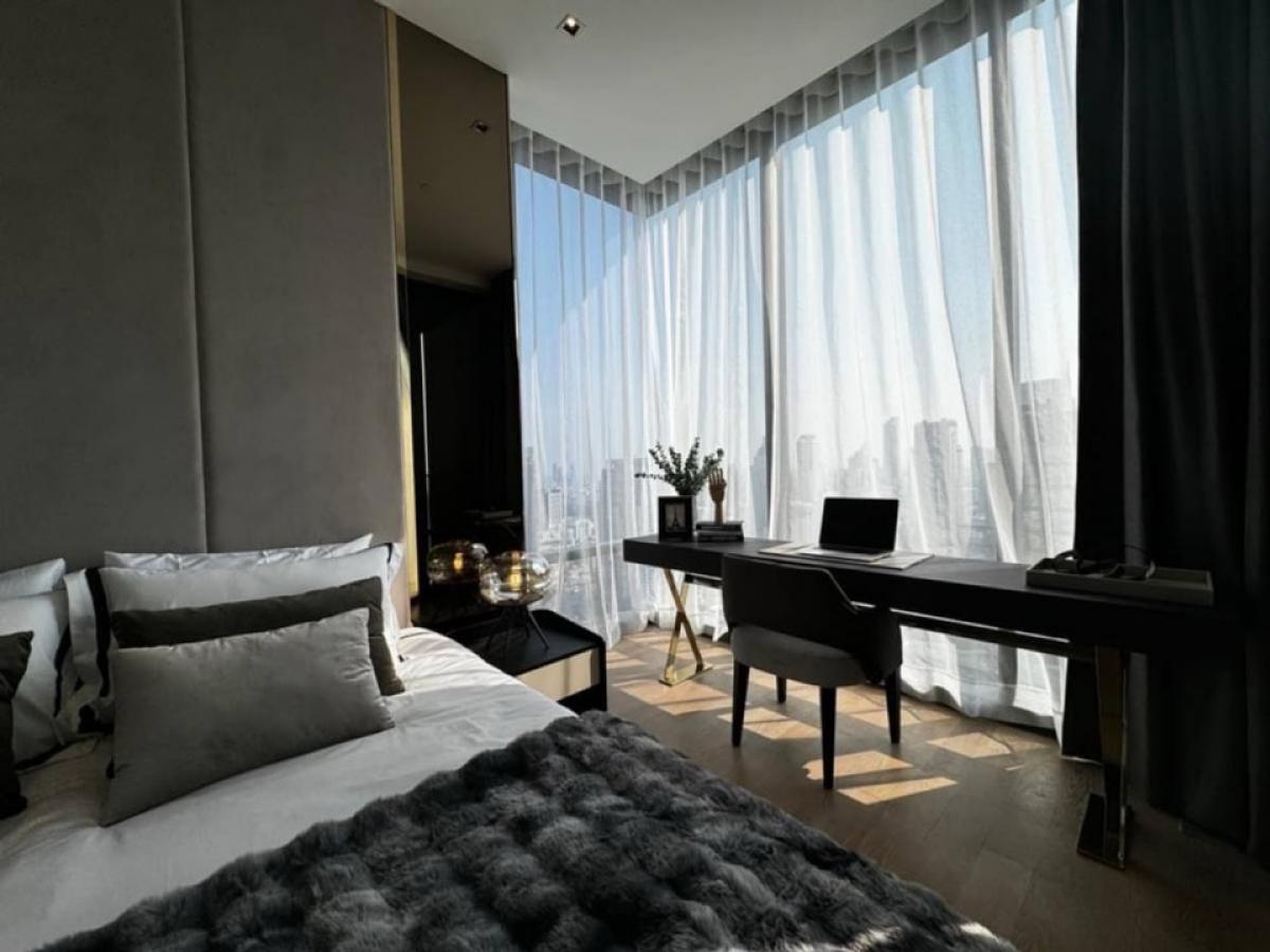 For SaleCondoSilom, Saladaeng, Bangrak : Sale🍎Ashton silom, the only condo on Silom Road, special price, must be fully furnished, ready to move in, Chao Phraya River view, Iconsiam, only 350 meters, BTS Chong Nonsi, special, free common area for 3 years, size 1 bedroom, 49 sq m, only 11,800,000 