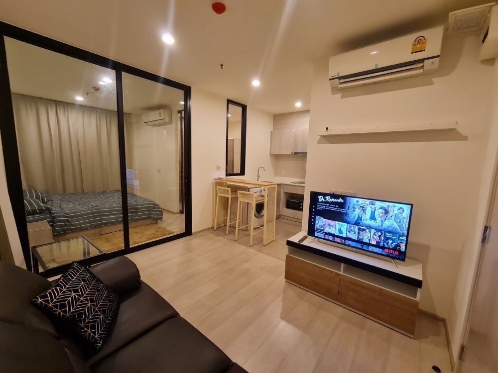 For SaleCondoRama9, Petchburi, RCA : FOR SALE Condo Life Asoke (Close to MRT PHETBURI) 36 sqm. Floor29 East facing