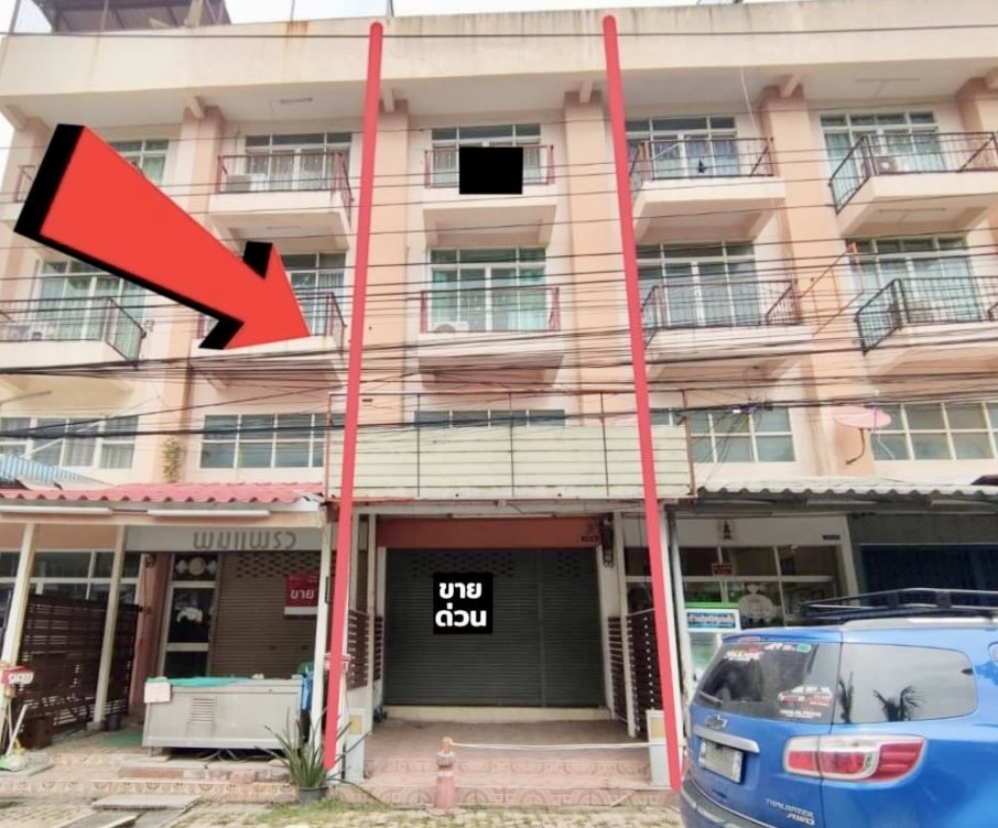 For SaleShophouseRathburana, Suksawat : Commercial Biulding, Pracha Uthit 90, opposite Sarasas Witaed Suksa School, entrance to Wises Suk Nakhon16, can be used for business, can be used as an office