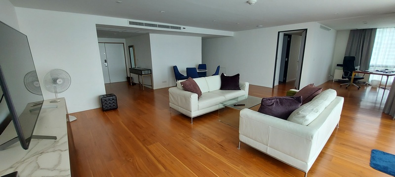 For SaleCondoWitthayu, Chidlom, Langsuan, Ploenchit : Somkid Gardens Condominium for Sale