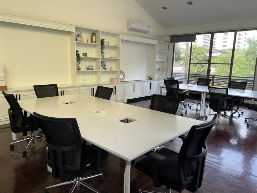 ให้เช่าโฮมออฟฟิศสุขุมวิท อโศก ทองหล่อ : Home Office for rent . Fully furnished. Best location,on Sukumvit 43 near BTS Promphong