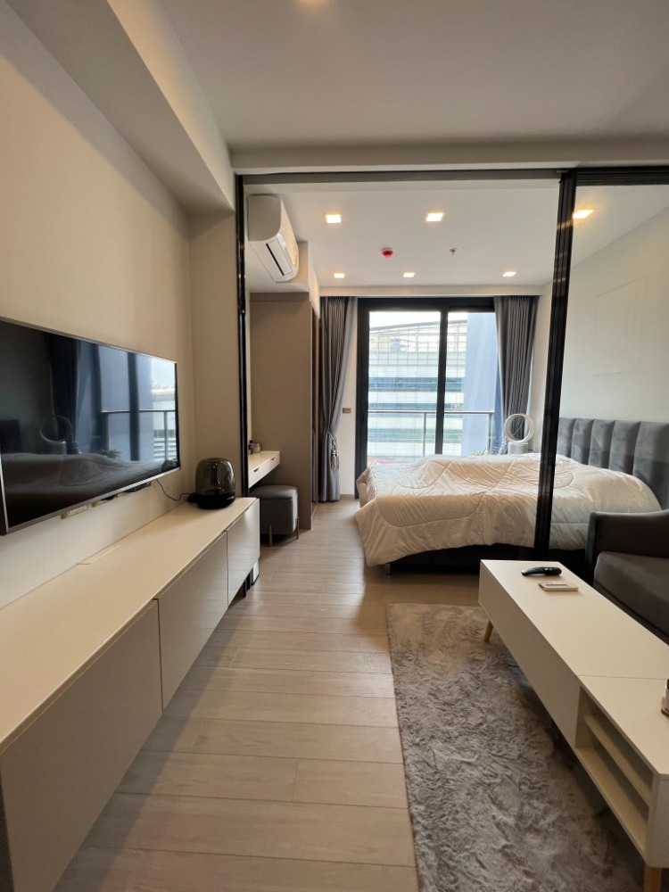 For RentCondoRama9, Petchburi, RCA : 🔴21,500฿🔴 𝐎𝐧𝐞 𝟗 𝐅𝐢𝐯𝐞 𝐀𝐬𝐨𝐤𝐞 - 𝐑𝐚𝐦𝐚 𝟗 ┃ One Nine Five Asoke - Rama 9 ✅ Near MRT Rama 9, happy to serve 🙏 If interested, please contact 𝙇𝙄𝙉𝙀 (very fast response): 📱 Property code 6710-2203 📱: Line ID: @bbcondo88