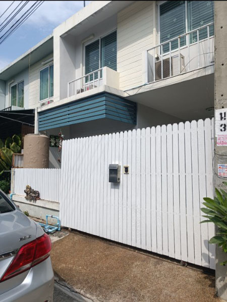 For RentTownhouseChaengwatana, Muangthong : 2-storey townhouse, beautifully decorated, for rent in Tiwanon-Muang Thong area, near Robinson Lifestyle Srisaman, only 3 km.