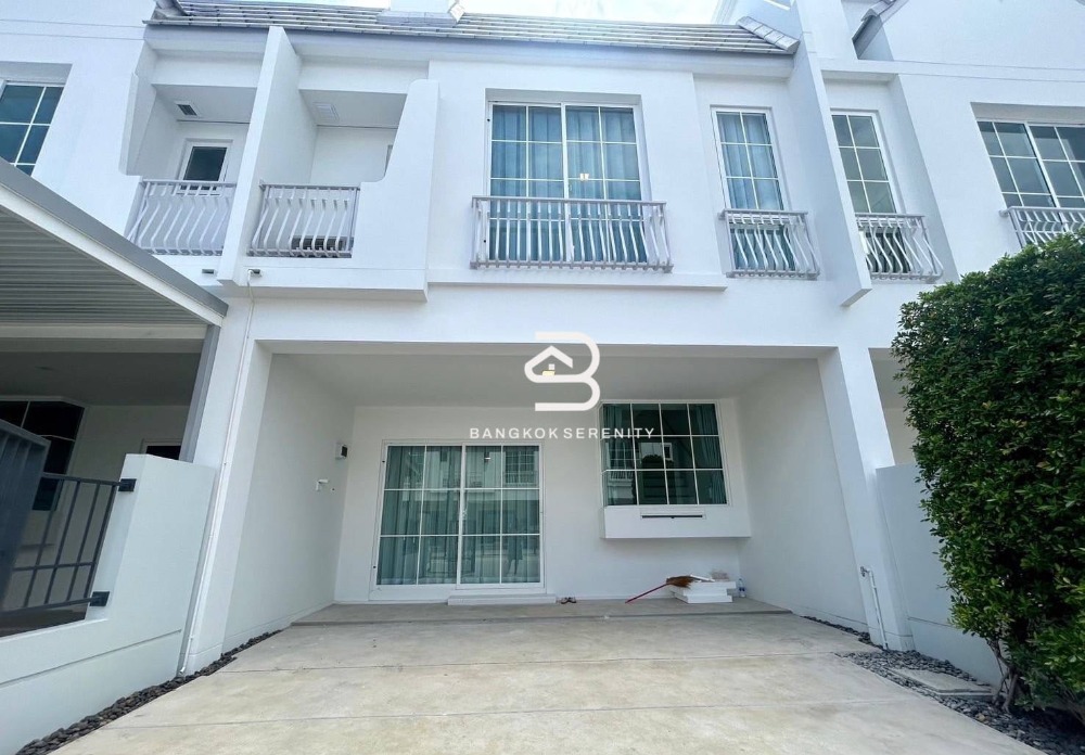 For RentHouseBangna, Bearing, Lasalle : Villaggio 3 Srinakarin-Bangna Townhome for rent