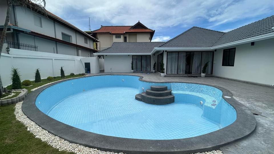 ขายบ้านพัทยา บางแสน ชลบุรี สัตหีบ : Owner Post🔥Newly Renovated Luxury Pool Villa For Sale!!  📍Mabprachan 15.9 mb.🔥