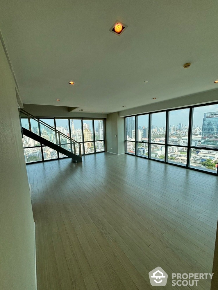 For SaleCondoSukhumvit, Asoke, Thonglor : Back on the Market: The Room Sukhumvit 21, Duplex Type For sale