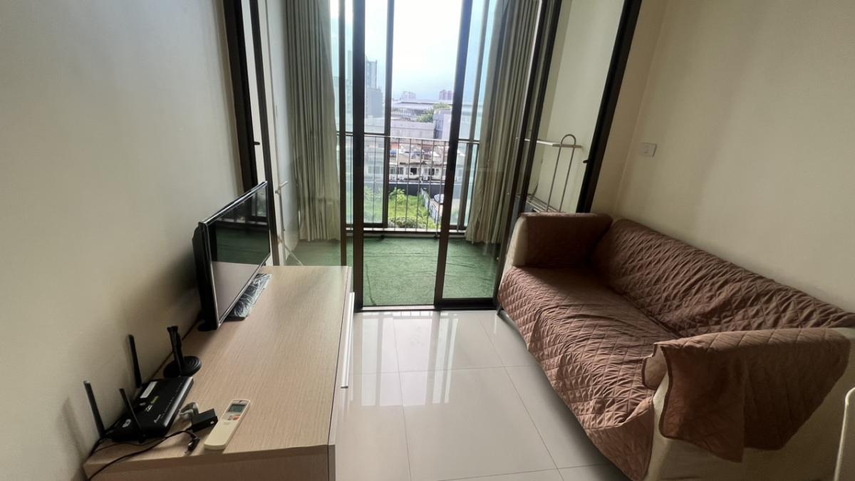 For RentCondoOnnut, Udomsuk : 🔥🔥✅Close to BTS Udomsuk station🔥🔥RENT 11000/THB/monthCONTRACT 12months or 6 months#details ✅ 1BEDROOM 1toilet ✅ size 35sqm ✅ floor 6#Electric Appliances ✅ Air conditioner ✅ TV ✅ closet ✅ microwave ✅ stove ✅ washing machine ✅ water heater✅bathroom Q HOUSE