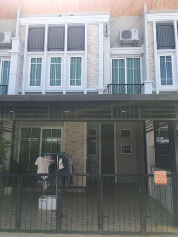 For RentTownhouseKaset Nawamin,Ladplakao : 2-storey townhouse for rent, Golden Town 2 Village, Lat Phrao-Kaset Nawamin