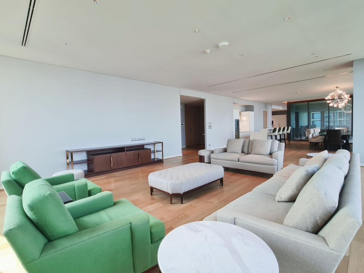 ขายคอนโดวิทยุ ชิดลม หลังสวน : Sindhorn Residence “Penthouse” (Near BTS Chidlom 5 min)