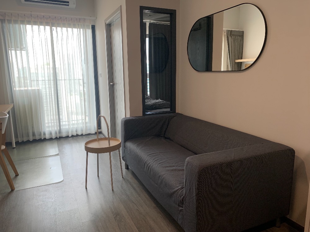 For RentCondoSiam Paragon ,Chulalongkorn,Samyan : Ideo Chula Samyan【𝐑𝐄𝐍𝐓】🔥 Minimalist style room, warm tones, fully decorated with furniture & electrical appliances, near Sam Yan MRT, convenient travel 🔥 Contact Line ID: @hacondo