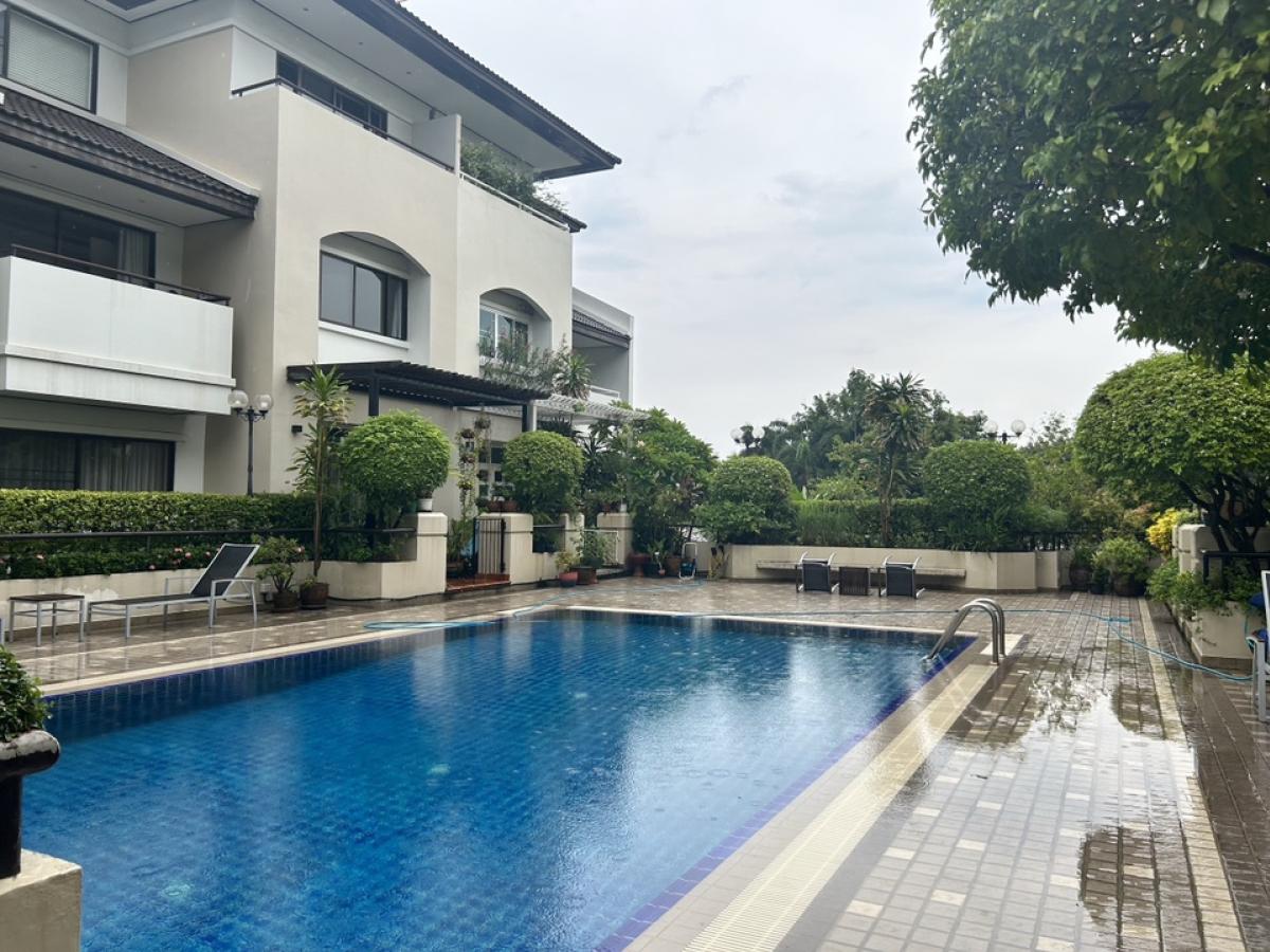 ขายทาวน์เฮ้าส์/ทาวน์โฮมสุขุมวิท อโศก ทองหล่อ : Townhouse with pool for sale