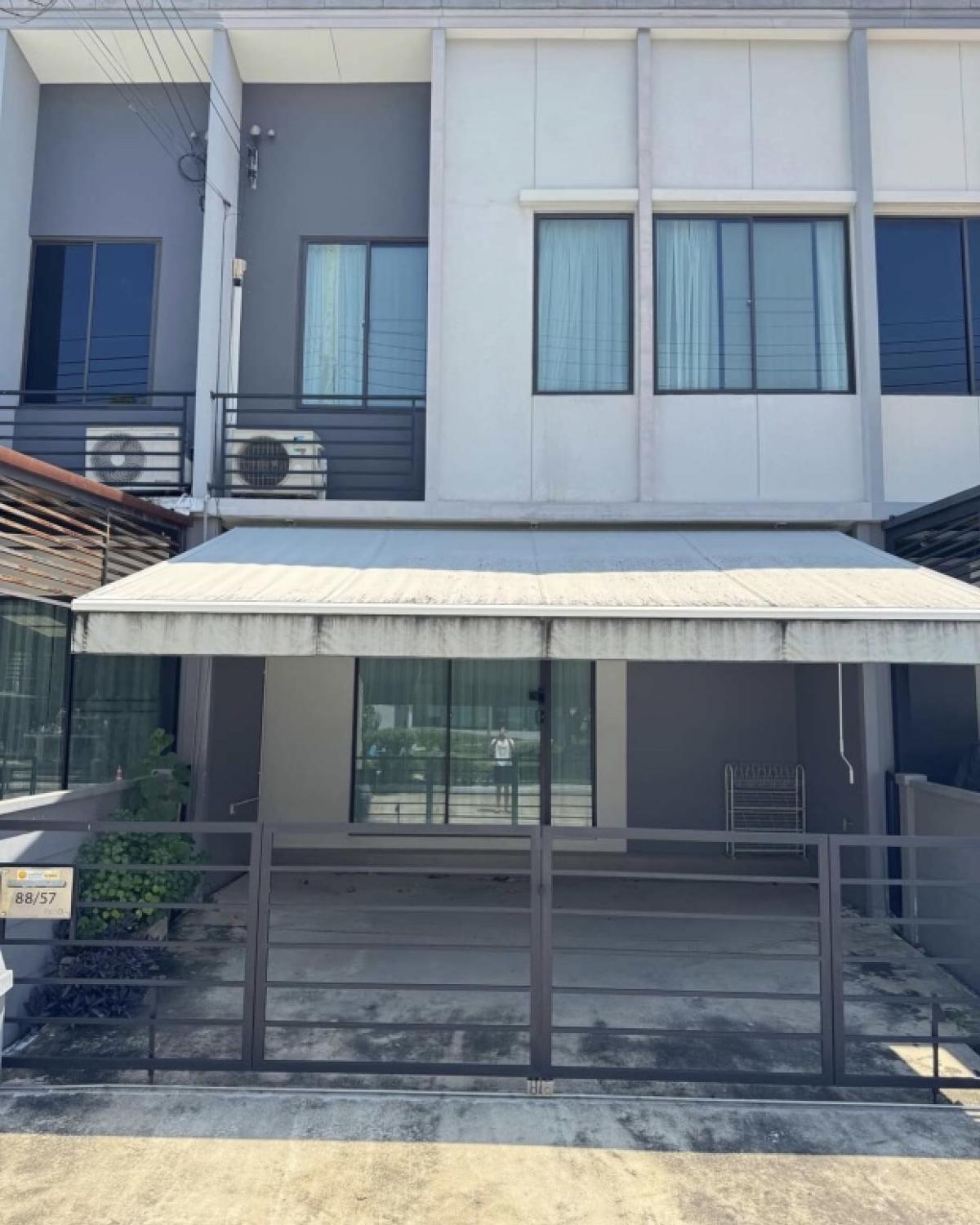 For RentTownhousePattanakan, Srinakarin : For rent: 2-storey townhouse 🚩Plino Rama 9-Krungthep Kreetha, 3 bedrooms, 3 bathrooms