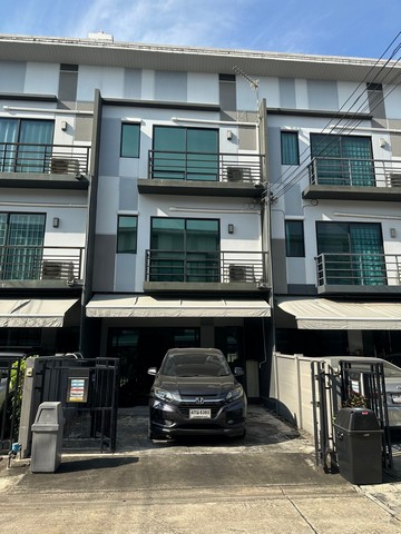 For RentHouseRathburana, Suksawat : Townhouse for rent, 3 floors, Ban Klang Muang Village, Suk Sawat, near Bhumibol Bridge