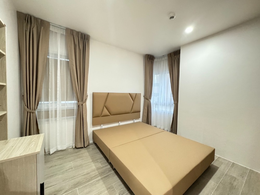 For RentCondoLadprao, Central Ladprao : New room, new furniture, newly decorated throughout the room. Sym Condominium is available for rent.