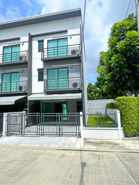 For RentTownhouseRattanathibet, Sanambinna : The Cheapest MRT Bang Rak Yai 0.7 km. Central Westgate Office for rent 3-storey townhouse 3bed 3bath