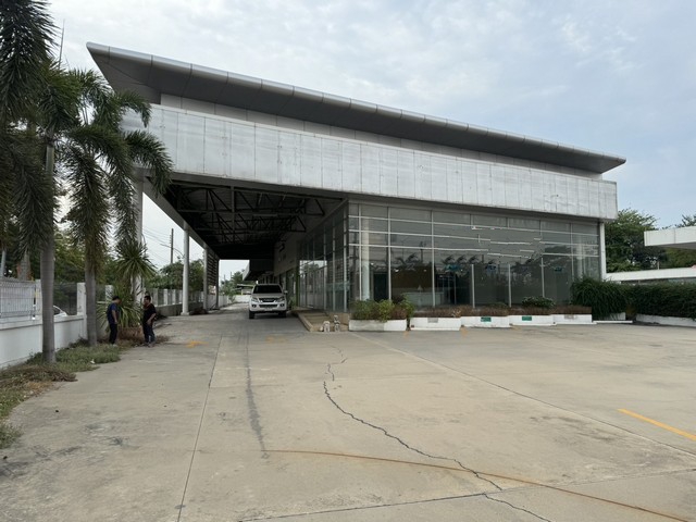 For RentShowroomPathum Thani,Rangsit, Thammasat : BS1507 Showroom for rent with service center over 3,500 sq m. on Rangsit-Nakhon Nayok Road, suitable for a car showroom, training center