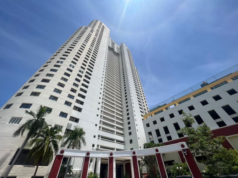 For RentCondoPattaya, Bangsaen, Chonburi : For rent: Metro Jomtien Condotel, close to the sea, 1 minute to the beach