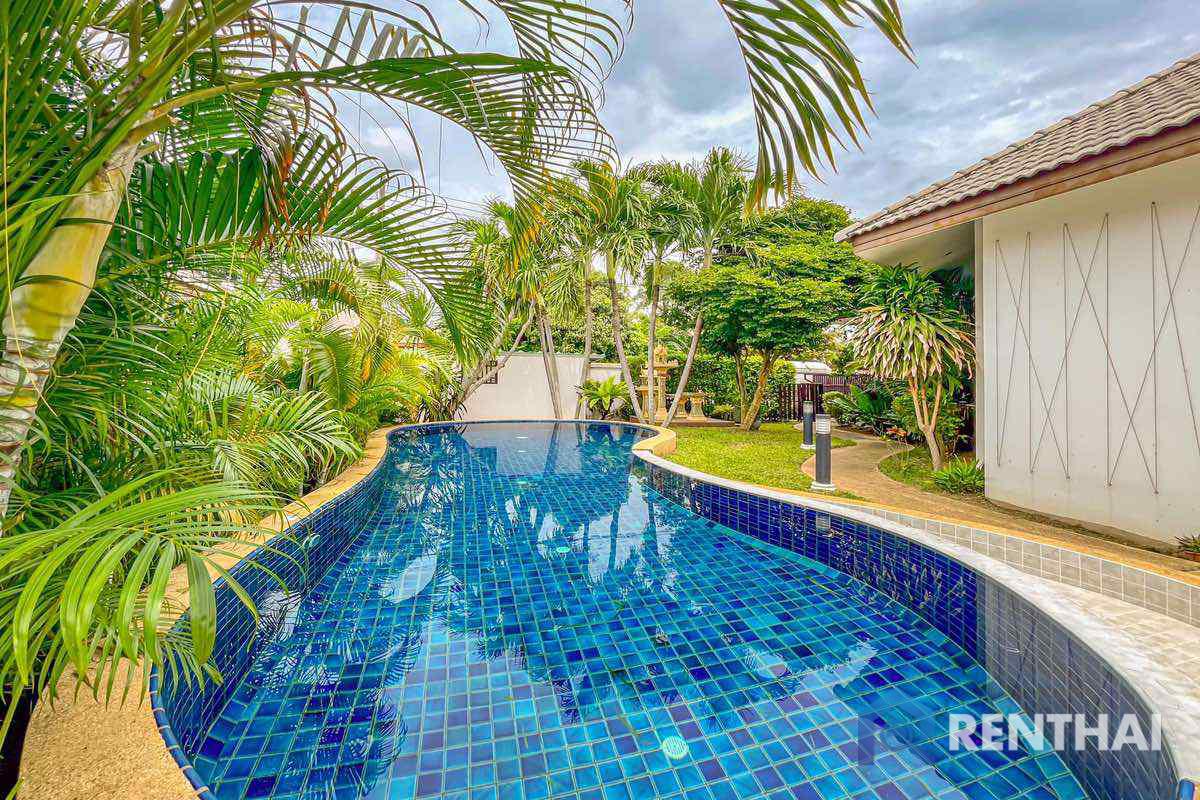 For SaleHousePattaya, Bangsaen, Chonburi : this is a beautiful  house for a big family