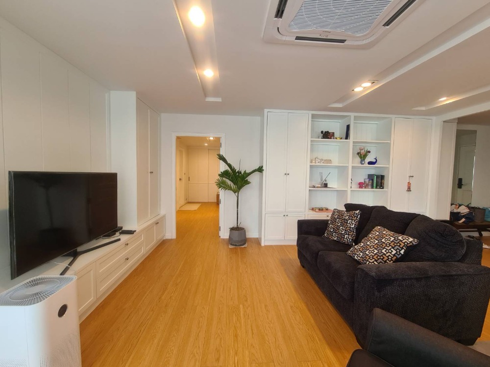 ให้เช่าคอนโดสุขุมวิท อโศก ทองหล่อ : Lake Avenue! MRT Sukhunvit BTS Asoke 2bec 123sqm  65,0000 Baht only New Renovated!