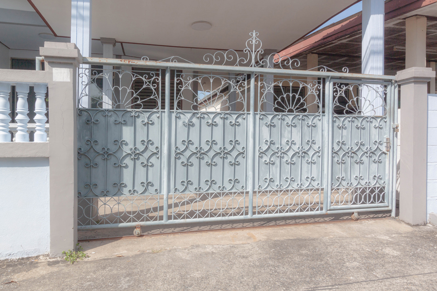 For RentTownhouseSeri Thai, Ramkhamhaeng Nida : Single-storey house for rent, Seri Thai 61 (owner is renting it himself)