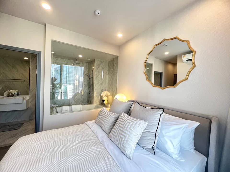 For RentCondoKhlongtoei, Kluaynamthai : Coco Parc【𝐑𝐄𝐍𝐓】🔥Luxury room, beautifully decorated, fully furnished, near MRT Khlong Toei, ready to move in!!  🔥 Contact Line ID: @hacondo