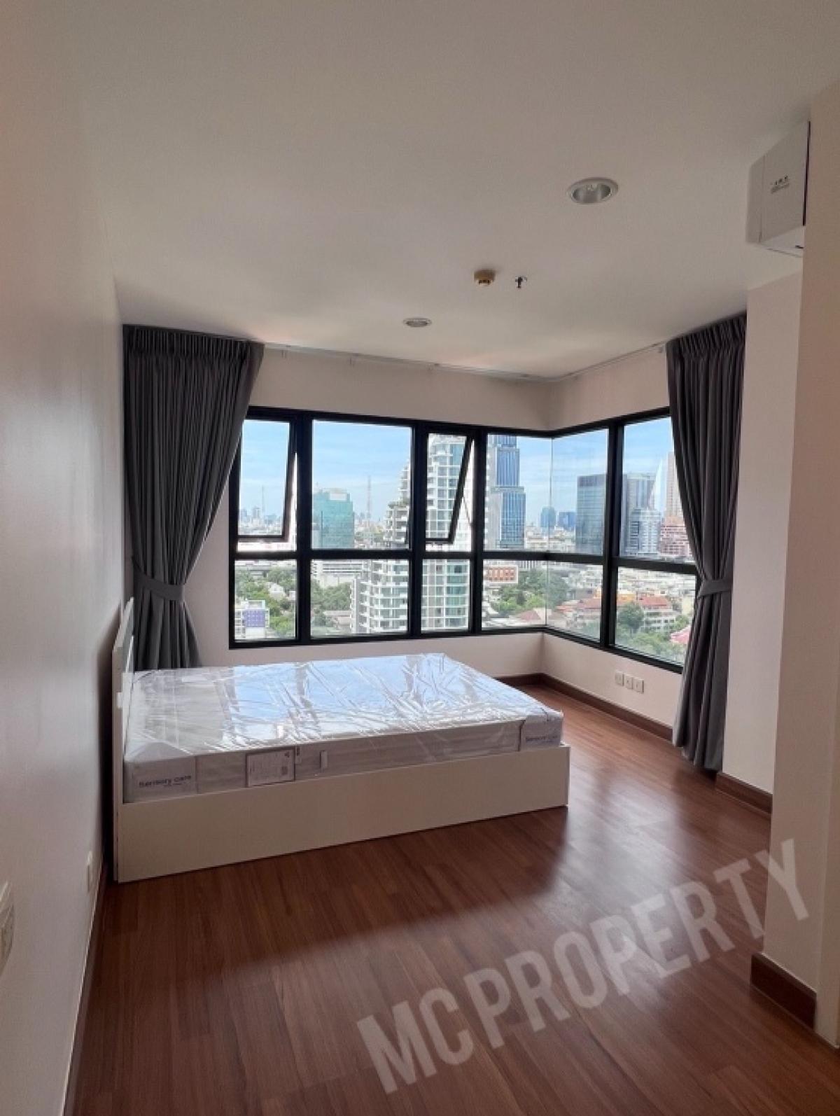 ขายคอนโดอารีย์ อนุสาวรีย์ : The Crest Phahonyothin11  2 bedroom 83sqm high floor for sale at 9.9Mb please contact 0816878954