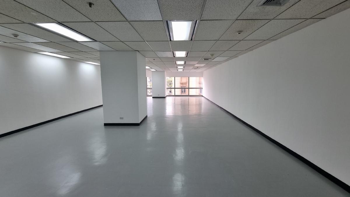 For RentOfficeSukhumvit, Asoke, Thonglor : [Asok] Office for rent, 11th floor, usable area 120 square meters, good condition, 625 baht/sq m. tng