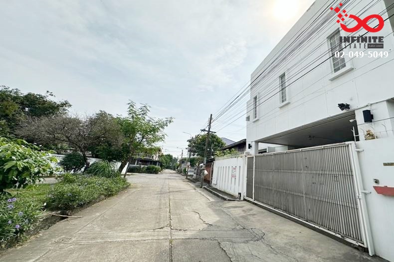 For SaleHouseKaset Nawamin,Ladplakao : For sale: 2-storey detached house, area 70 square wah, Sena Niwet Village, Project 1, Prasertmanukit Road, Sena Niwet Soi 110/3