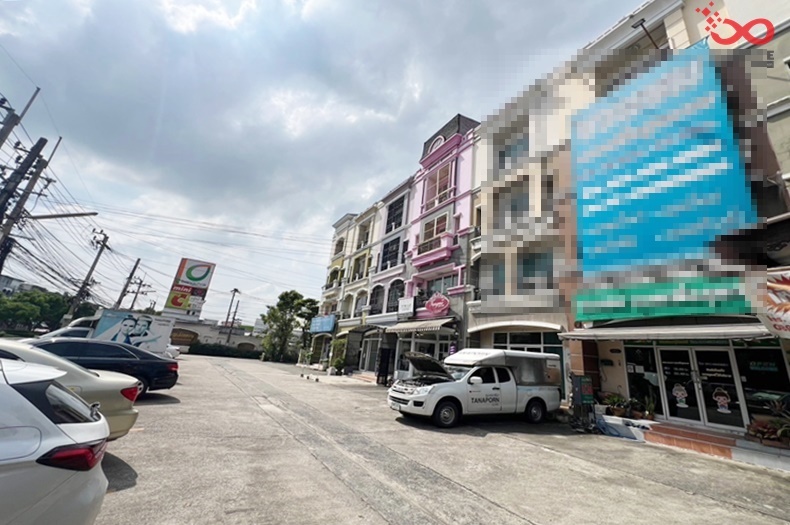 For SaleShophouseKaset Nawamin,Ladplakao : Commercial building for sale, 4 floors, Prinlak, 31.6 square wah, Nawamin Road