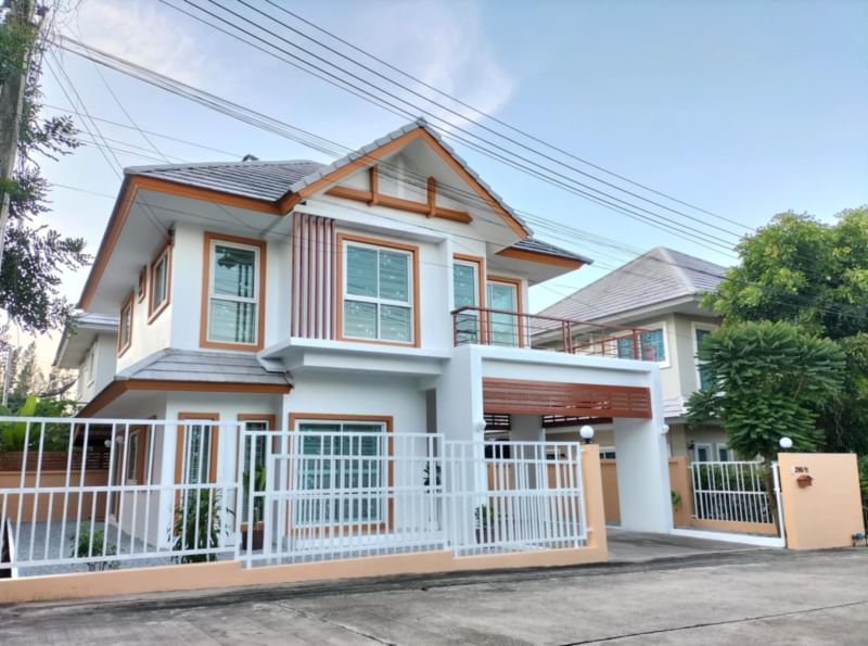 For SaleHouseSriracha Laem Chabang Ban Bueng : For sale: 3 bedroom detached house, Bo Win Buri Village, newly renovated, Sriracha