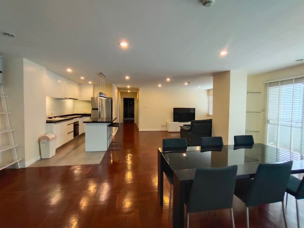 ให้เช่าคอนโดสีลม ศาลาแดง บางรัก : 2 Bedroom Condo for Rent  next to Silom Complex near BTS MRT Silom Saladaeng