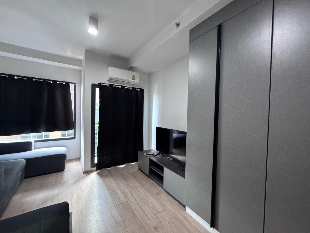 For RentCondoRama9, Petchburi, RCA : Condo for rent, Ideo new Rama 9, furniture and appliances as shown in the picture. Contact me quickly, I will respond very quickly.