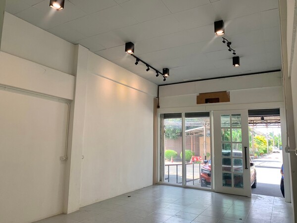 For SaleShophouseNawamin, Ramindra : Commercial building for sale, 3 floors, Soi Phraya Suren 30, 21 sq m., 3 floors