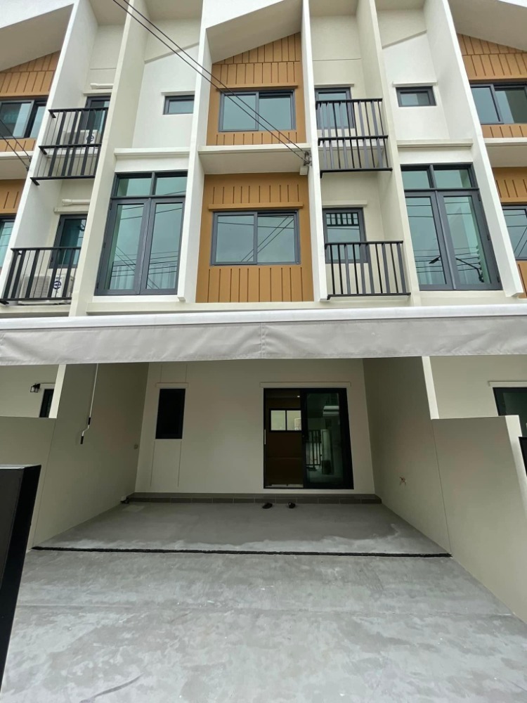 For RentTownhouseLadkrabang, Suwannaphum Airport : Townhome for rent