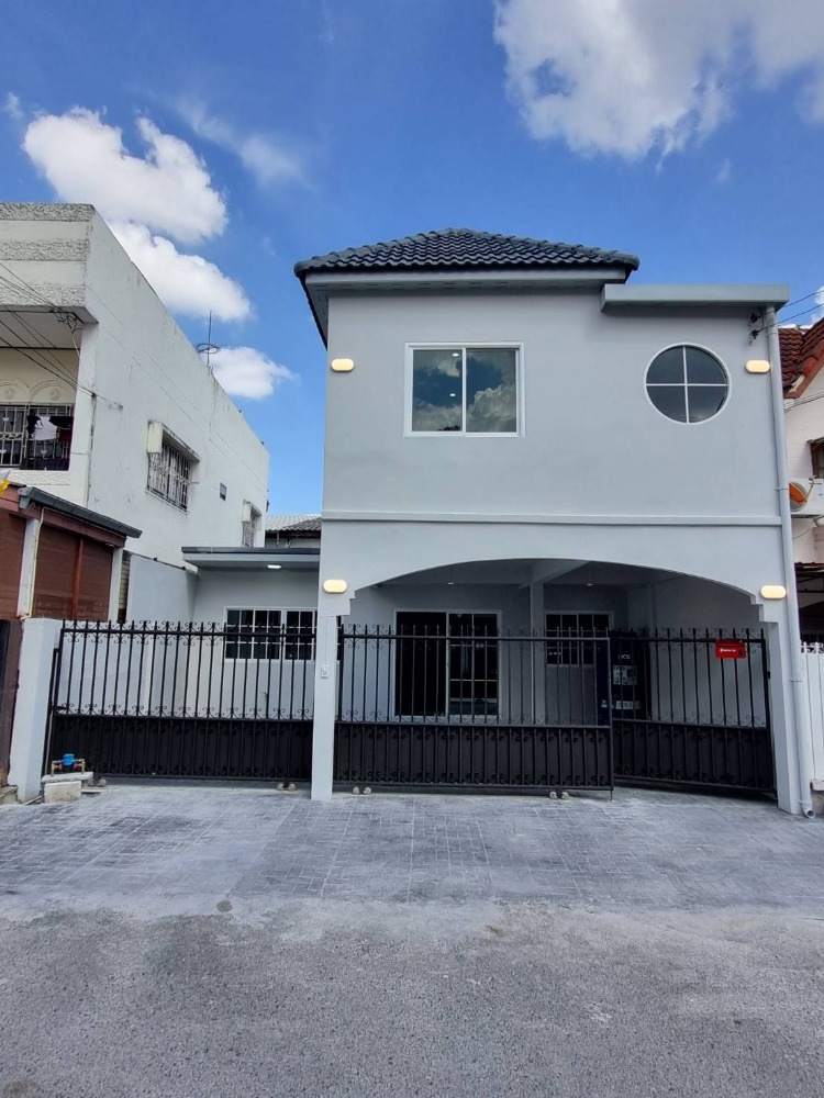 For SaleTownhouseChokchai 4, Ladprao 71, Ladprao 48, : For sale: large townhouse, corner unit, 2 floors, beautiful, Lat Phrao Village, Nak Niwat 42, Lat Phrao 71