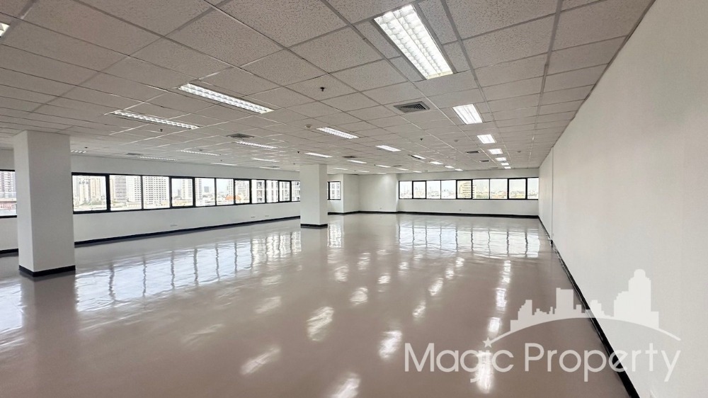 For SaleOfficeSukhumvit, Asoke, Thonglor : 283 Sqm Office Space For Sale in Sorachai Building, Sukhumvit 63, Khlong Tan Nuea, Watthana, Bangkok 10110