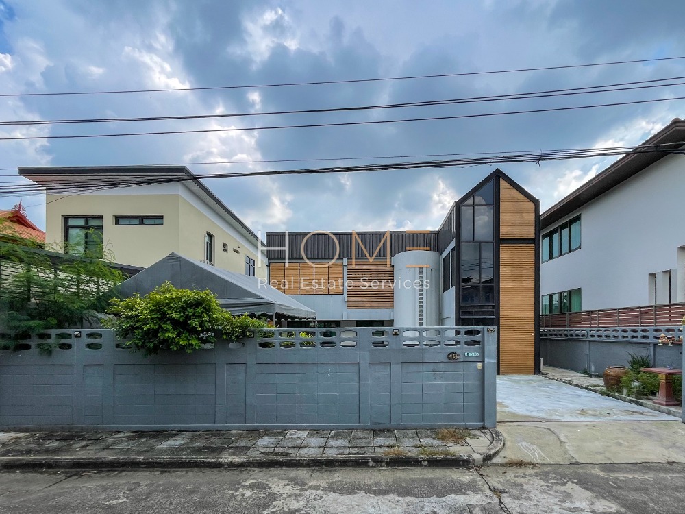 ขายบ้านพัฒนาการ ศรีนครินทร์ : บ้านเดี่ยว พัฒนาการ 69 / 4 ห้องนอน (ขาย), Detached House Pattanakarn 69 / 4 Bedrooms (FOR SALE) TIK544