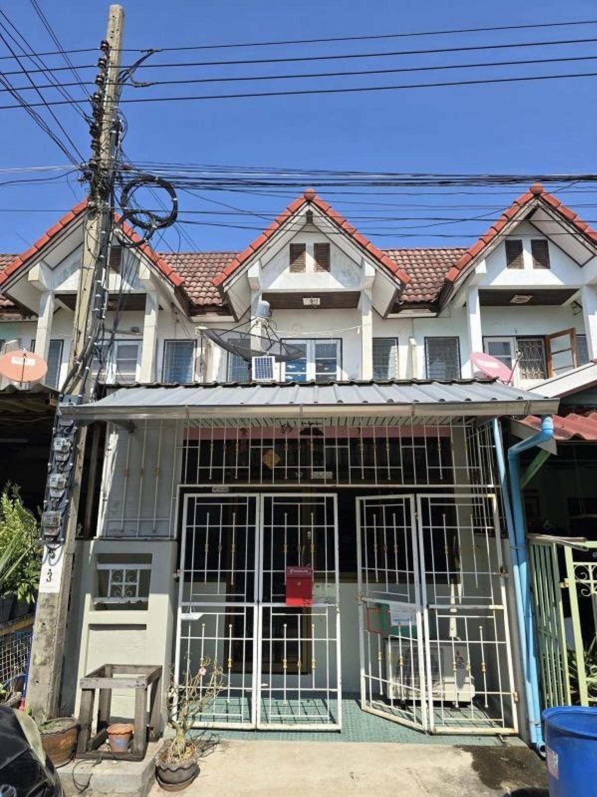 For SaleTownhouseRama 2, Bang Khun Thian : Townhouse for sale, Plairada Village 4, Soi Ananmai Ngam Charoen 20, Tha Kham Subdistrict, Bang Khun Thian District, Bangkok.