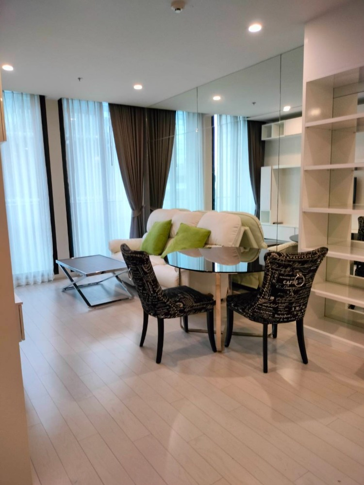 For RentCondoWitthayu, Chidlom, Langsuan, Ploenchit : For rent condo Noble Ploenchit 1 Bed hight floor (S15-5502)