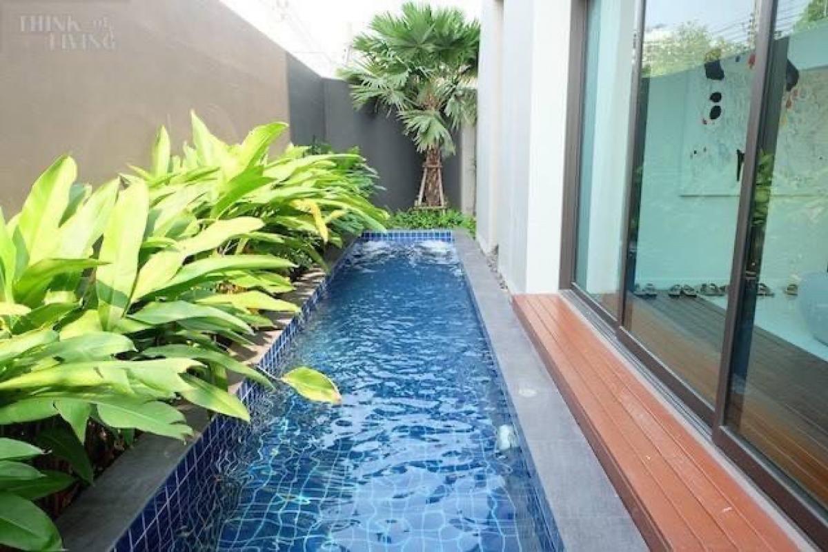 For RentHouseSukhumvit, Asoke, Thonglor : Pool Villa for rent in Ekkamai