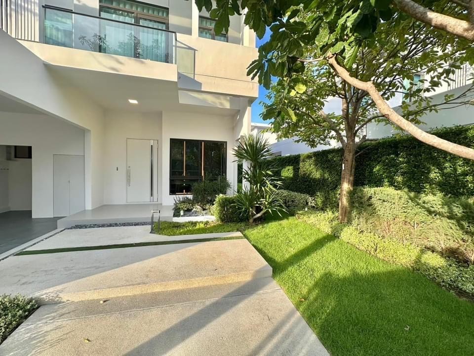 For SaleHouseSamut Prakan,Samrong : S-HMBN102 For sale, single house, Manthana Village, Km.15, 2 floors, city view, 240 sq m., 76 sq wa., 4 bedrooms, 5 bathrooms, 22.9 million, 064-959-8900