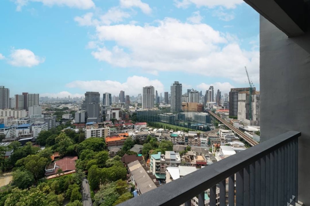 For SaleCondoOnnut, Udomsuk : For Sale: Condo, Rhythm Sukhumvit 44/1, 2 Bedrooms /1 Bathroom *Fully Furnished /High Floor /Corner Unit & Ready to move in*