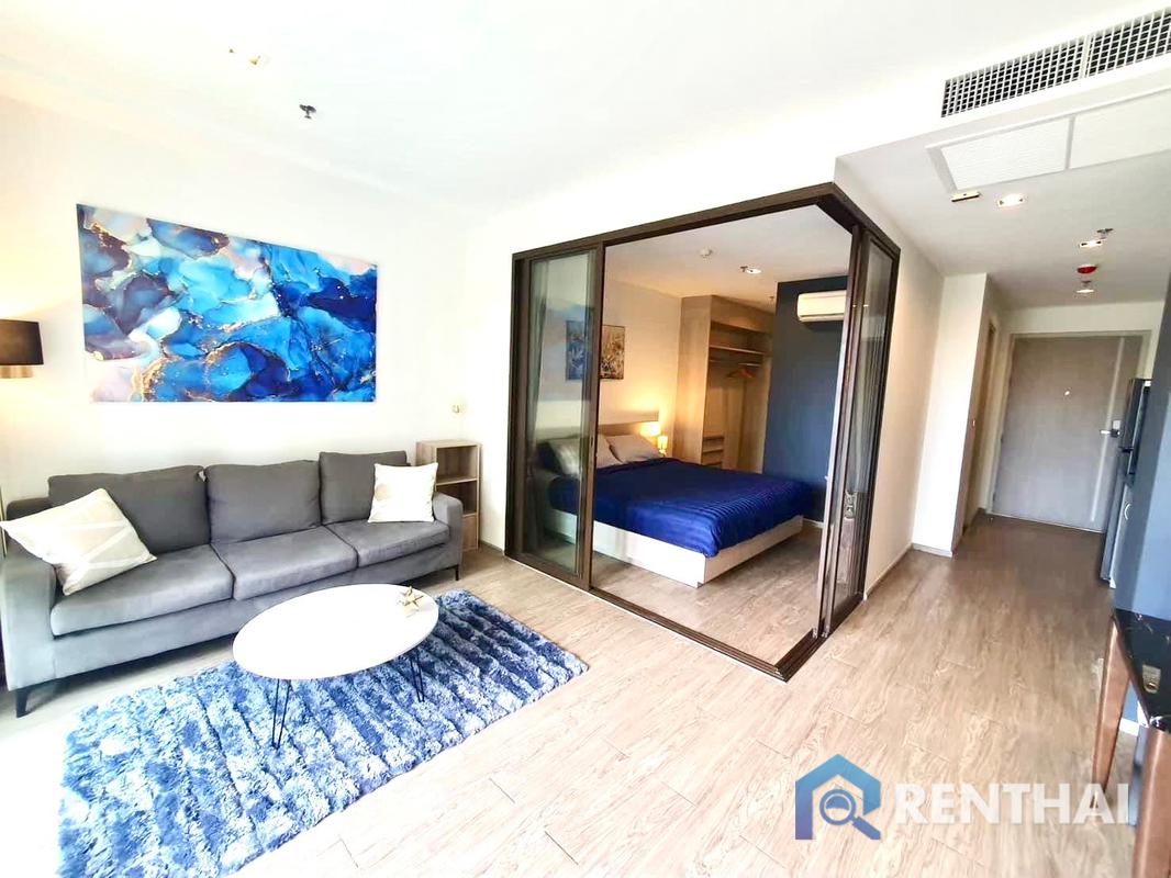 For SaleCondoPattaya, Bangsaen, Chonburi : Aeras Beach front condominium 1 bedroom