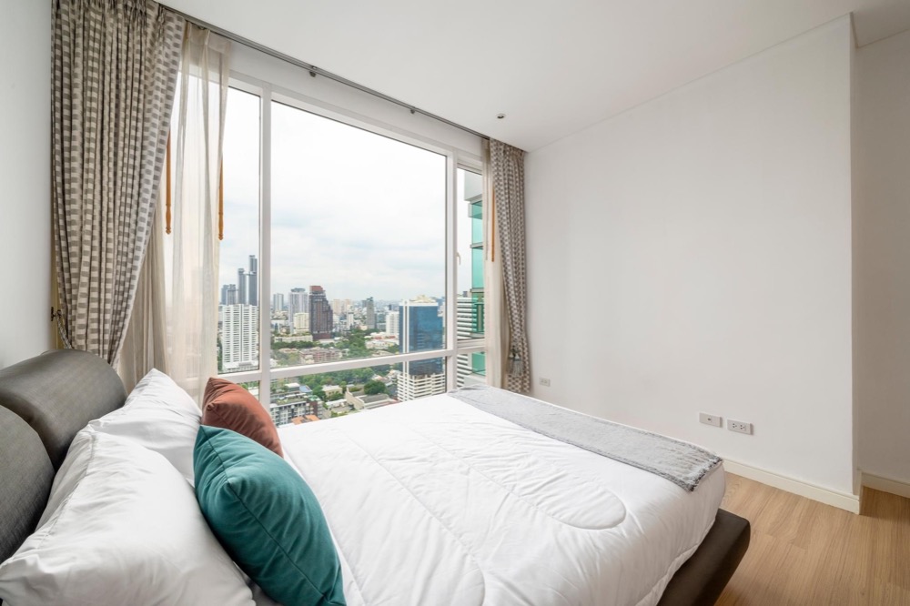 ขายคอนโดสุขุมวิท อโศก ทองหล่อ : For Sale: Condo, Fullerton Sukhumvit, 2 Bedrooms /2 Bathrooms *Fully Furnished /High Floor /High Floor /Pet Friendly & Ready to move in*