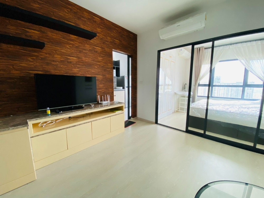 For RentCondoSamut Prakan,Samrong : 34.5 sq m., high floor, beautiful room, ready to move in, complete with furniture and appliances, 10,500 baht, free Wifi