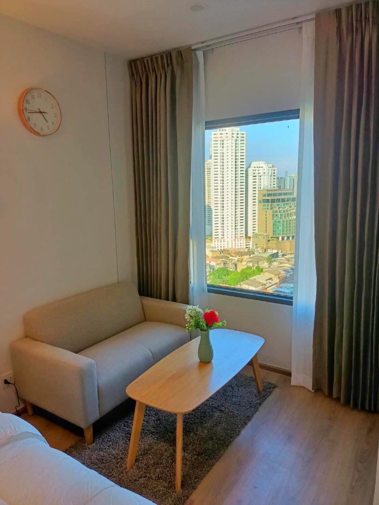 For RentCondoKhlongtoei, Kluaynamthai : Condo for rent Life Rama 4 - Asoke Studio room, 24th floor, City view! Highest floor of studio room (0624163966 Praew)