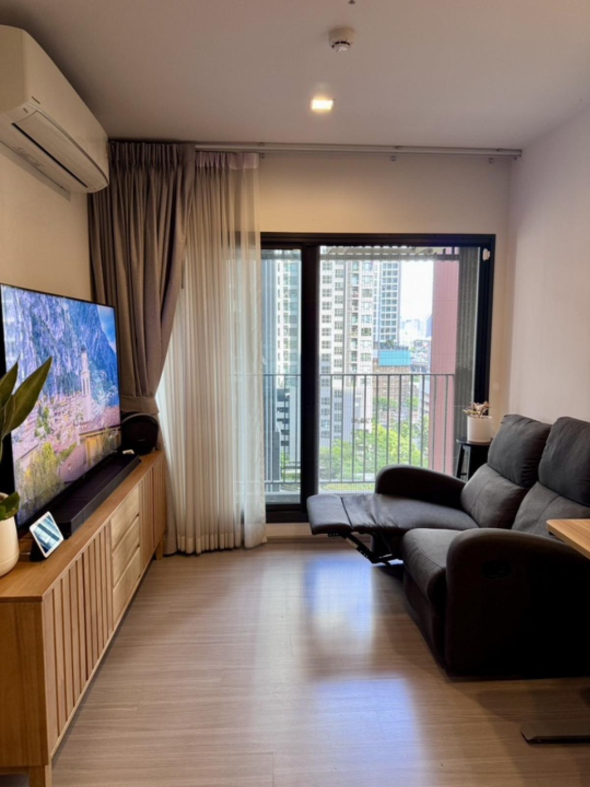 For SaleCondoRama9, Petchburi, RCA : Condo for sale: Life Asoke Hype, owner occupied, fully furnished, ready to move in