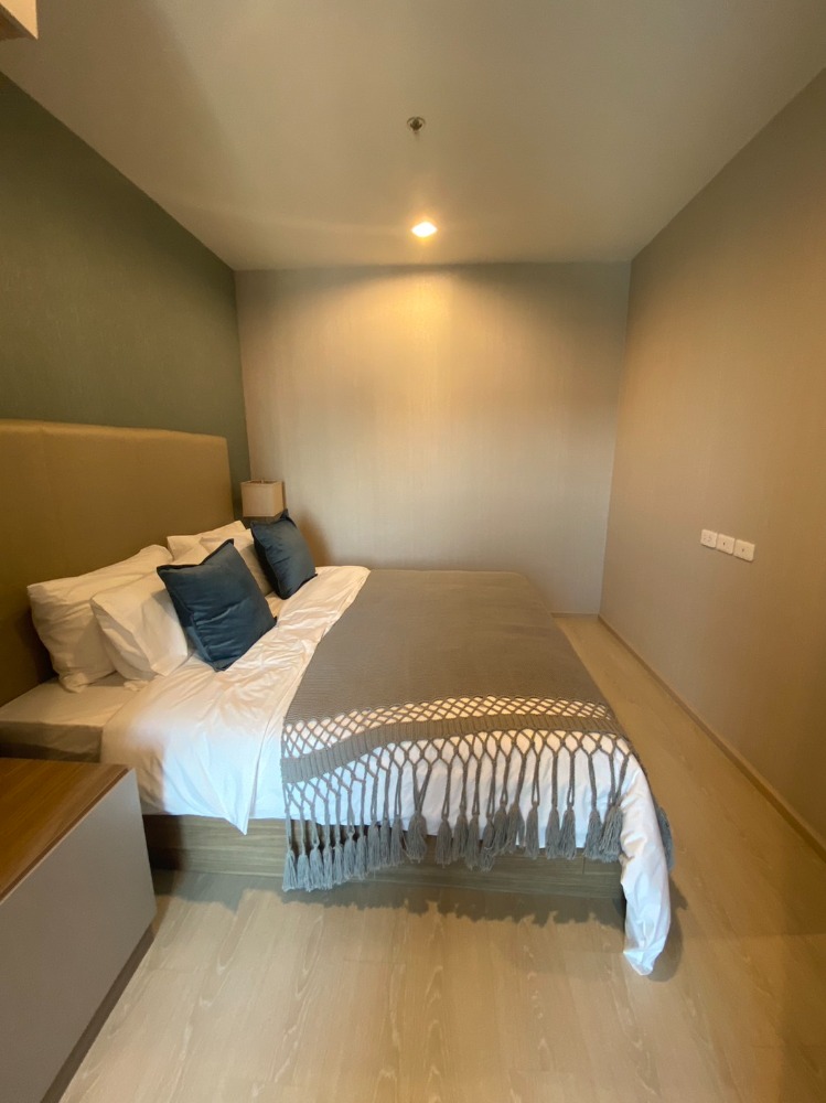 For RentCondoThaphra, Talat Phlu, Wutthakat : Ideo Thaphra Interchange【𝐑𝐄𝐍𝐓】🔥 Modern condo, beautifully decorated, livable, rooms divided into proportions. Complete furniture & electrical appliances Near MRT Tha Phra 🔥 Contact Line ID: @hacondo