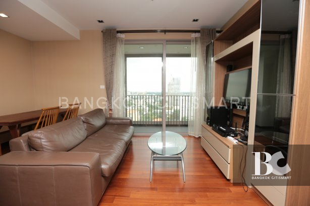 For RentCondoSukhumvit, Asoke, Thonglor : Condo for rent: Ashton Sukhumvit 38, approximately 300 m. from BTS Thonglor.