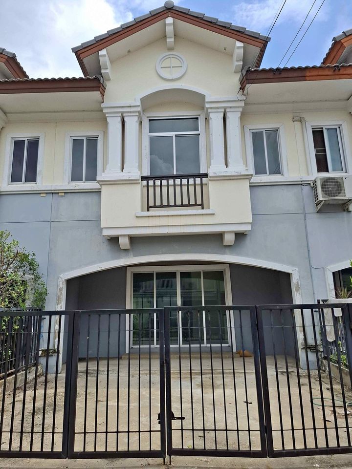 For SaleTownhouseNawamin, Ramindra : S2836 Townhome for sale THE CONNECT Watcharapol Expressway, decorate as you like.